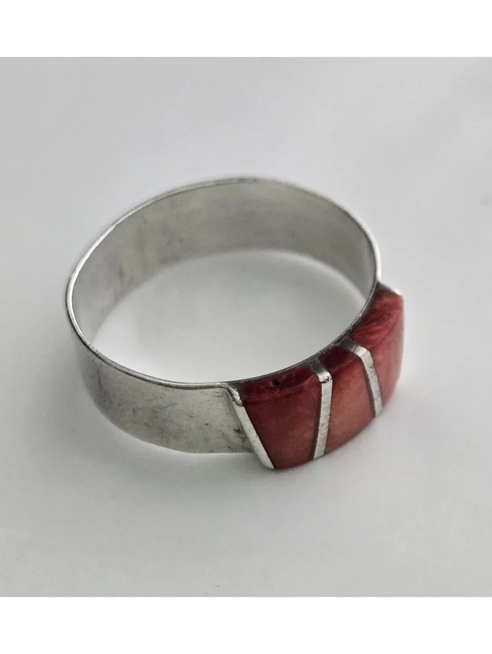 Vintage Sterling Silver Red Spiny Oyster Shell Channel Inlay Ring Size 7.75